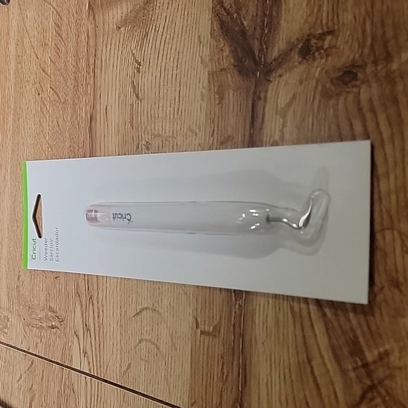 Cricut Weeder Tool - Picture 1 of 5